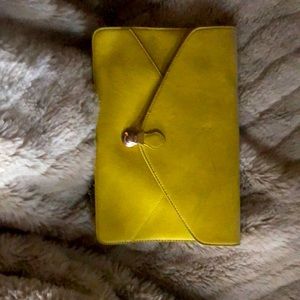 Yellow clutch